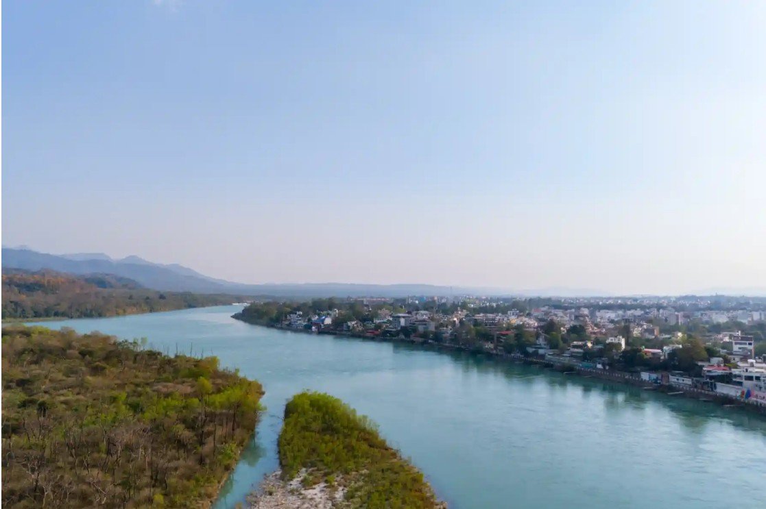 A Peaceful Stay by the Divine Ganga video